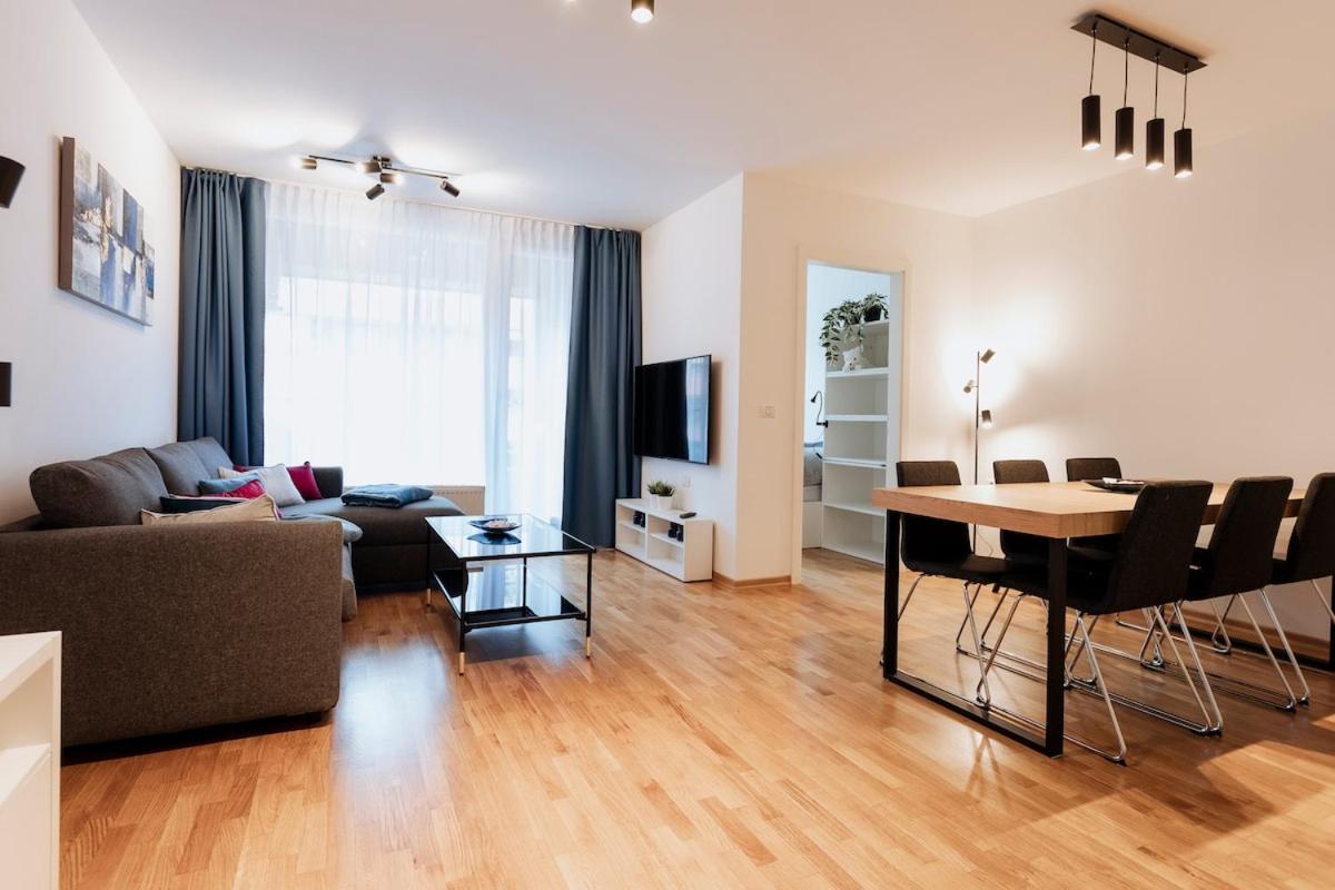 The Chic Estate Apartment